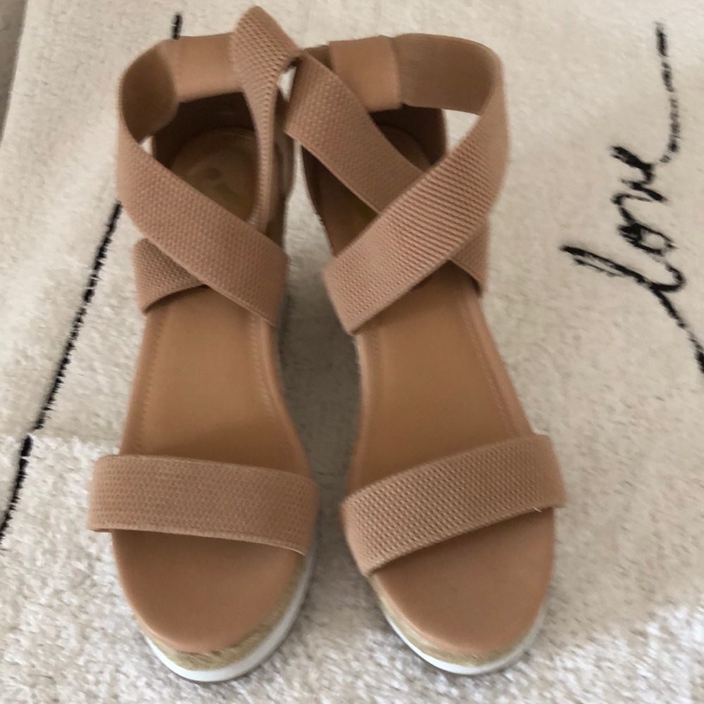 Beige report wedges
